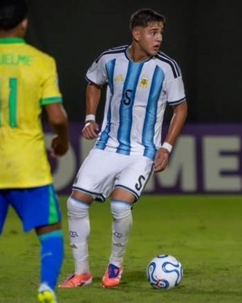 Con aval de FIFA, suspendieron a un jugador de la Sub-17 argentina por discriminación